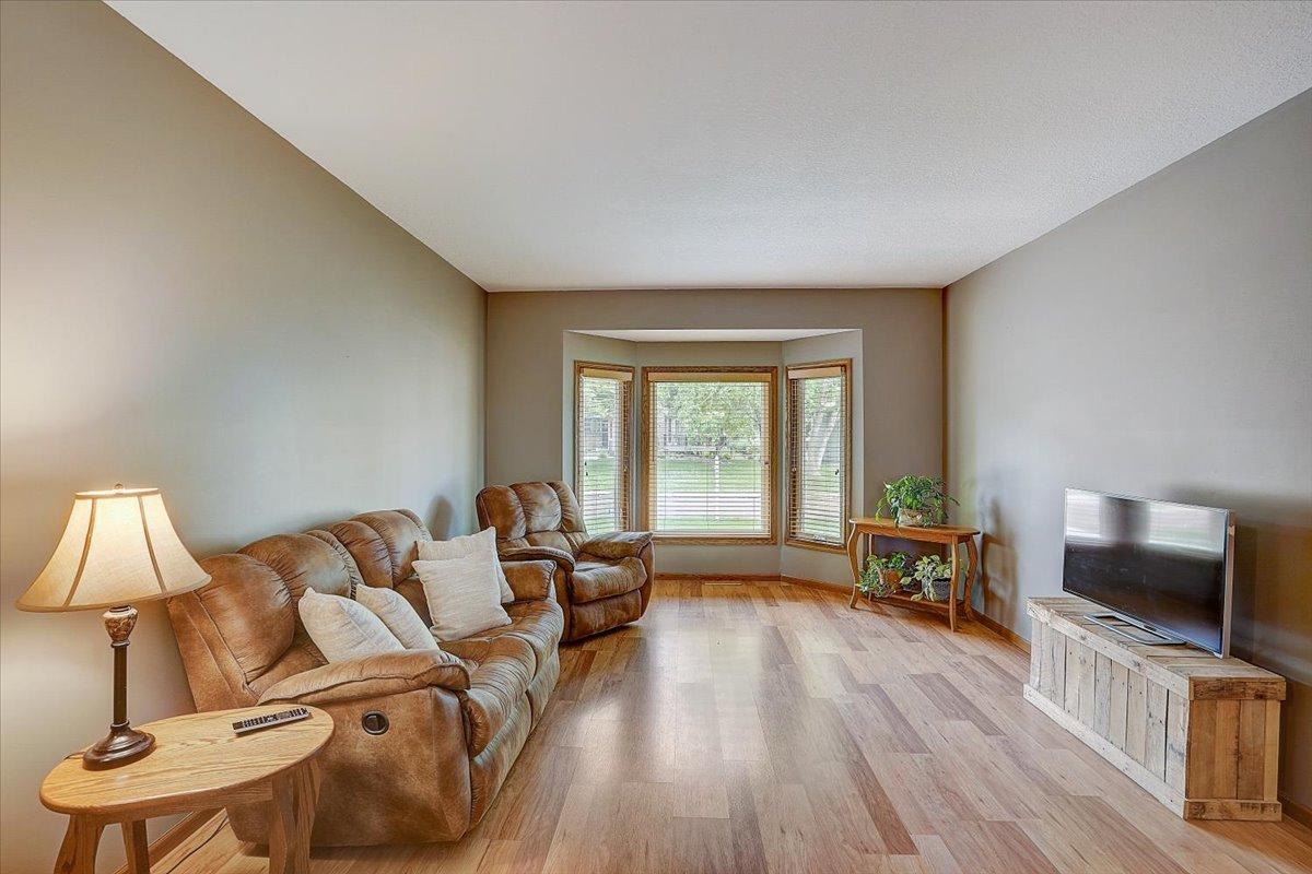 11211 Virginia Avenue N