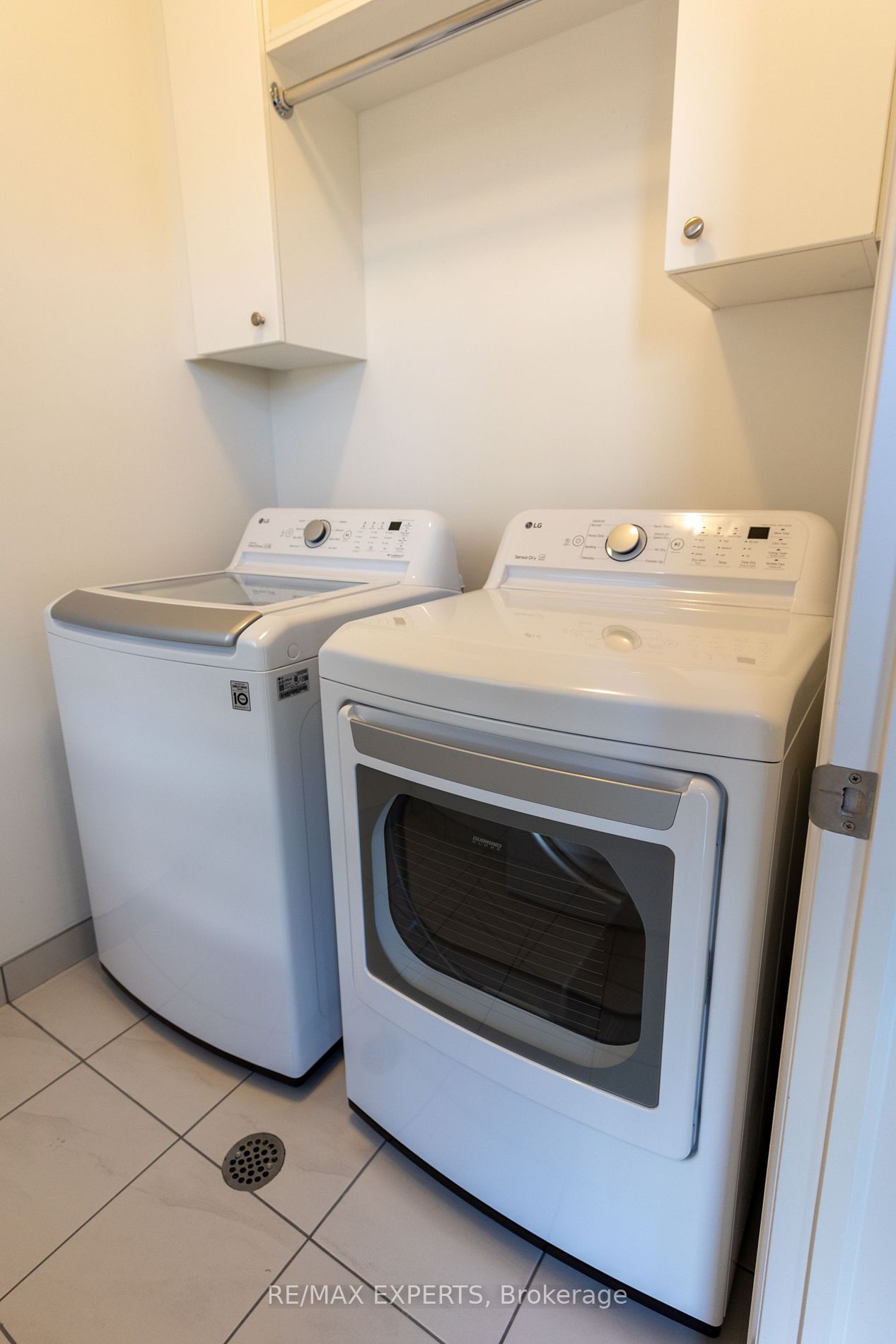 63 W Totten Tr 35