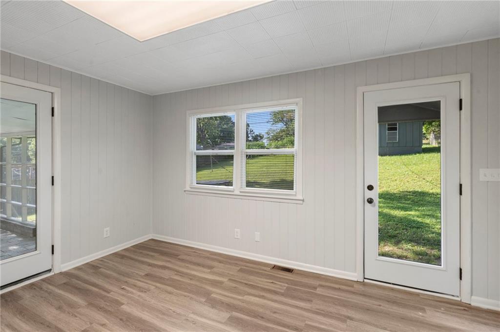 5211 NE 46th Terrace