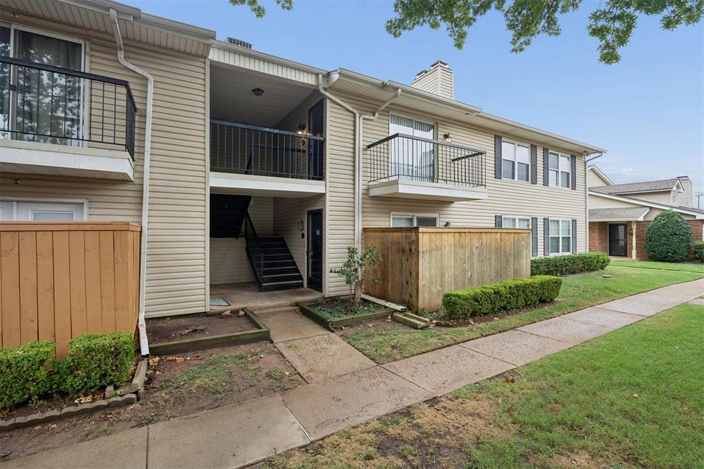 Enjoy beautiful Lake Hefner views from the private deck of this well-maintained Nantucket condo! This inviting 2-bedroom, 1.5 bath home offers comfortable living with a low-maintenance lifestyle. Recent updates include fresh interior paint and new carpet, while the kitchen features granite countertops and bar-top seating, perfect for casual dining or entertaining. A newer hot water tank provides added peace of mind.Residents enjoy access to two neighborhood pools, along with a gated entrance for added security and privacy. The HOA covers partial utilities, exterior, roof maintenance, and common areas,  A wonderful opportunity for anyone seeking low-maintenance living with the added bonus of Lake Hefner Views. Buyer to verify all info includung hoa and schools.