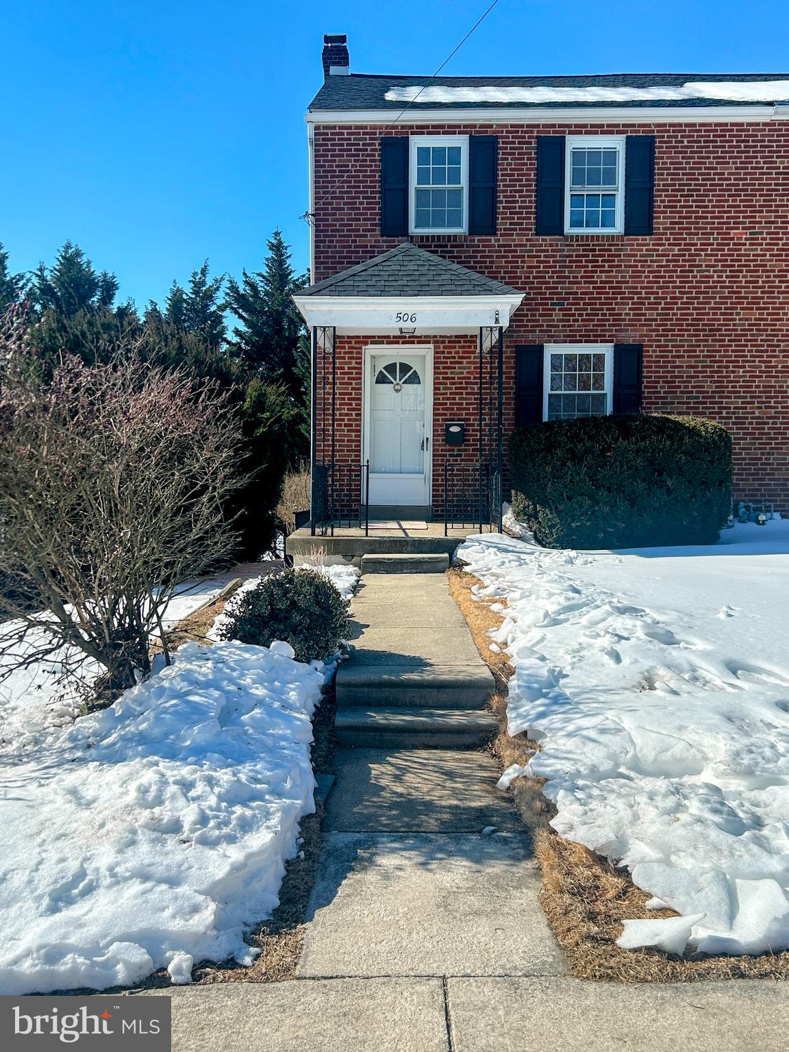 506 Greenview Ln  