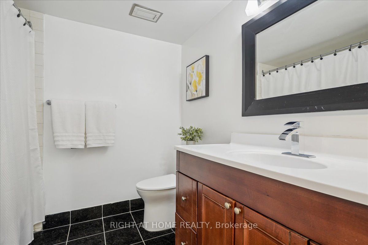 15 La Rose Ave 115