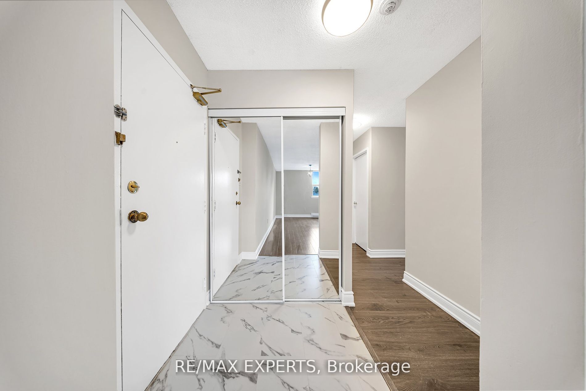 25 Kensington Rd 211