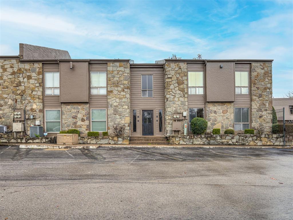 INVESTOR SPECIAL! Ready for paint and carpet. Come make this condo your own. Spacious condo offers 2 beds and 2 baths with scenic pool view patio. Excellent location just south of Nichols Hills, close to high end shopping and dining. Low maintenance gated community with the HOA covering essentials such as exterior maintenance, water, trash, and insurance.