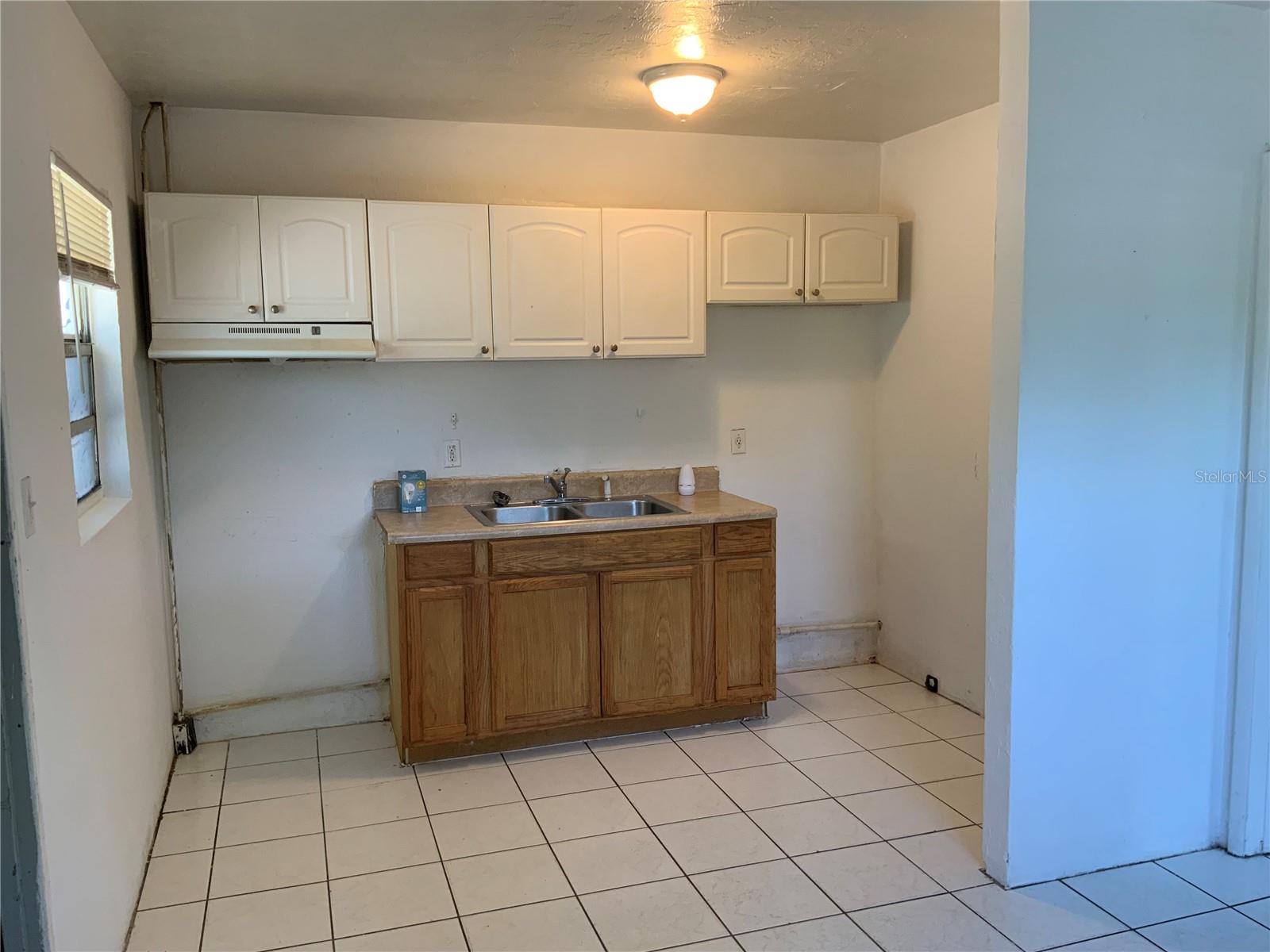 2926 N Orange Avenue