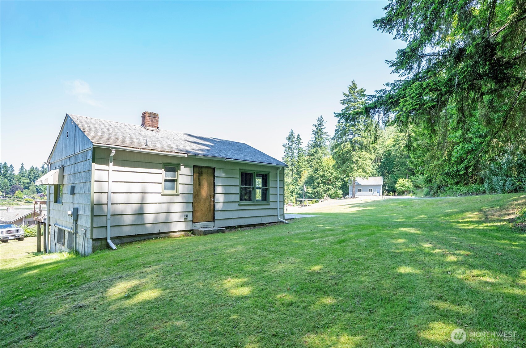 1116 Bayshore Court NW