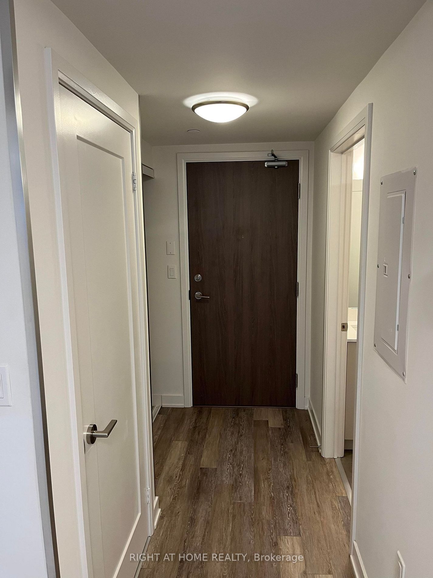 576 W Front St 726