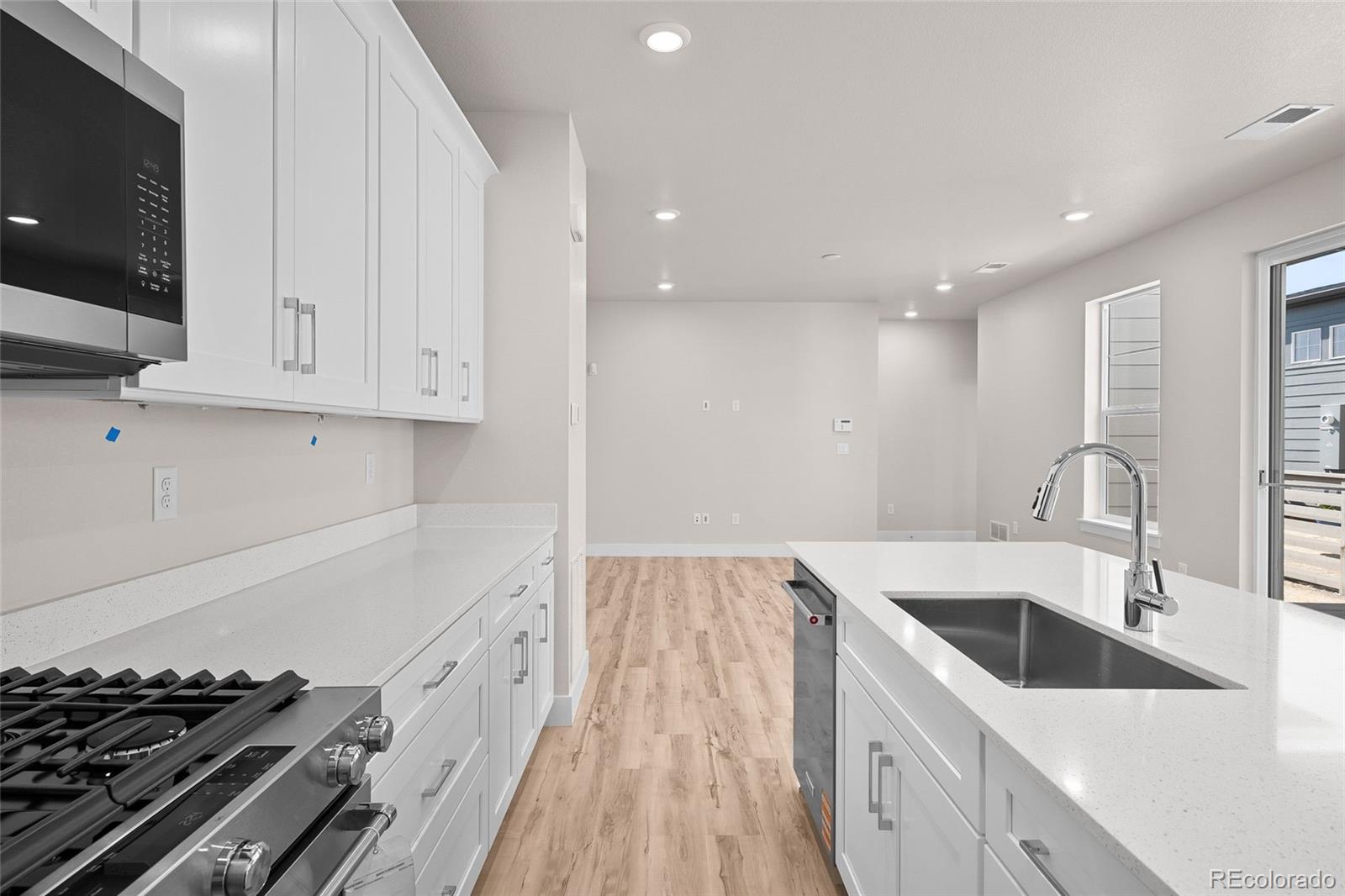 8731 Whiteclover Street