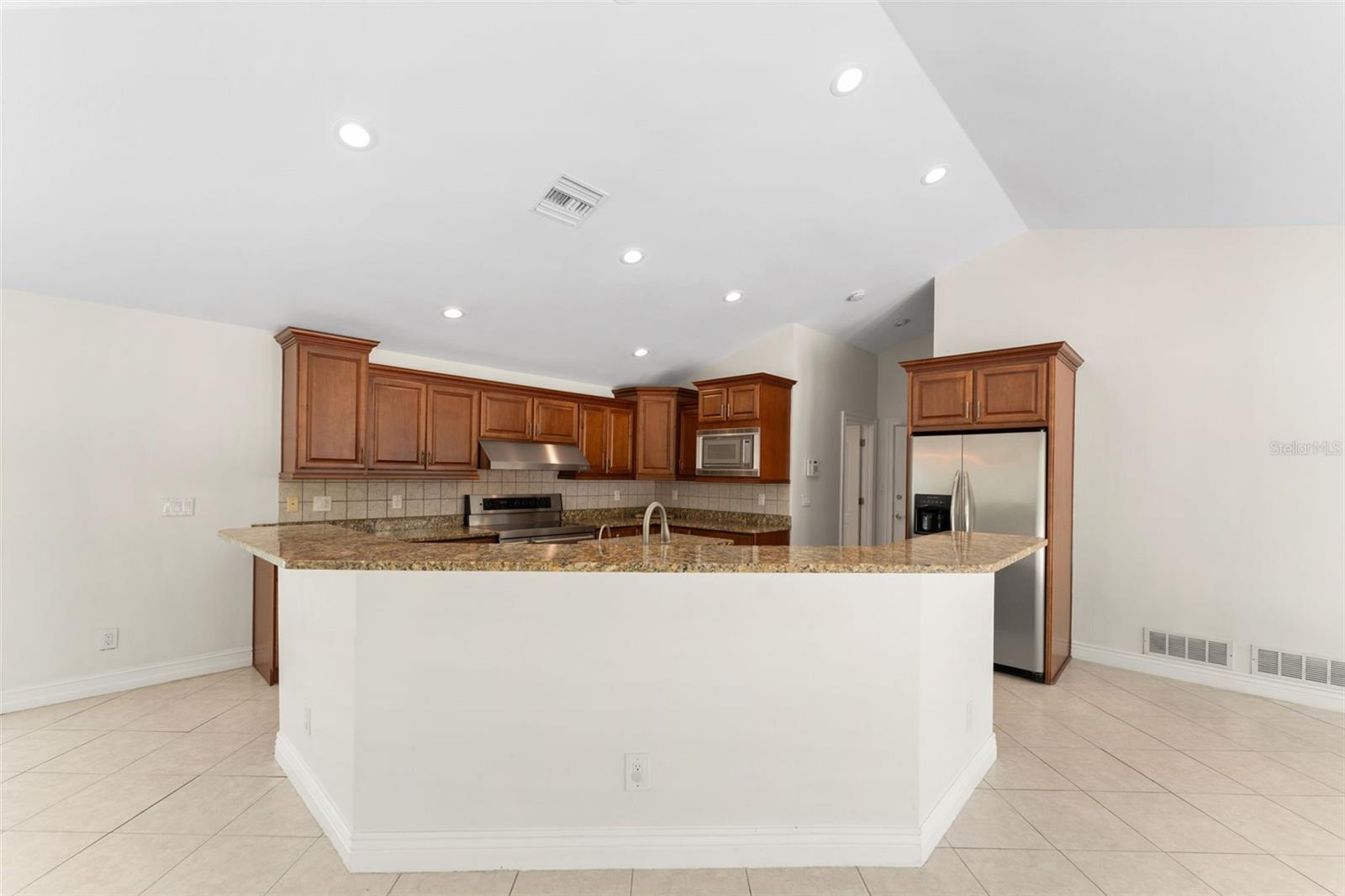 1591 Chestnut Court W