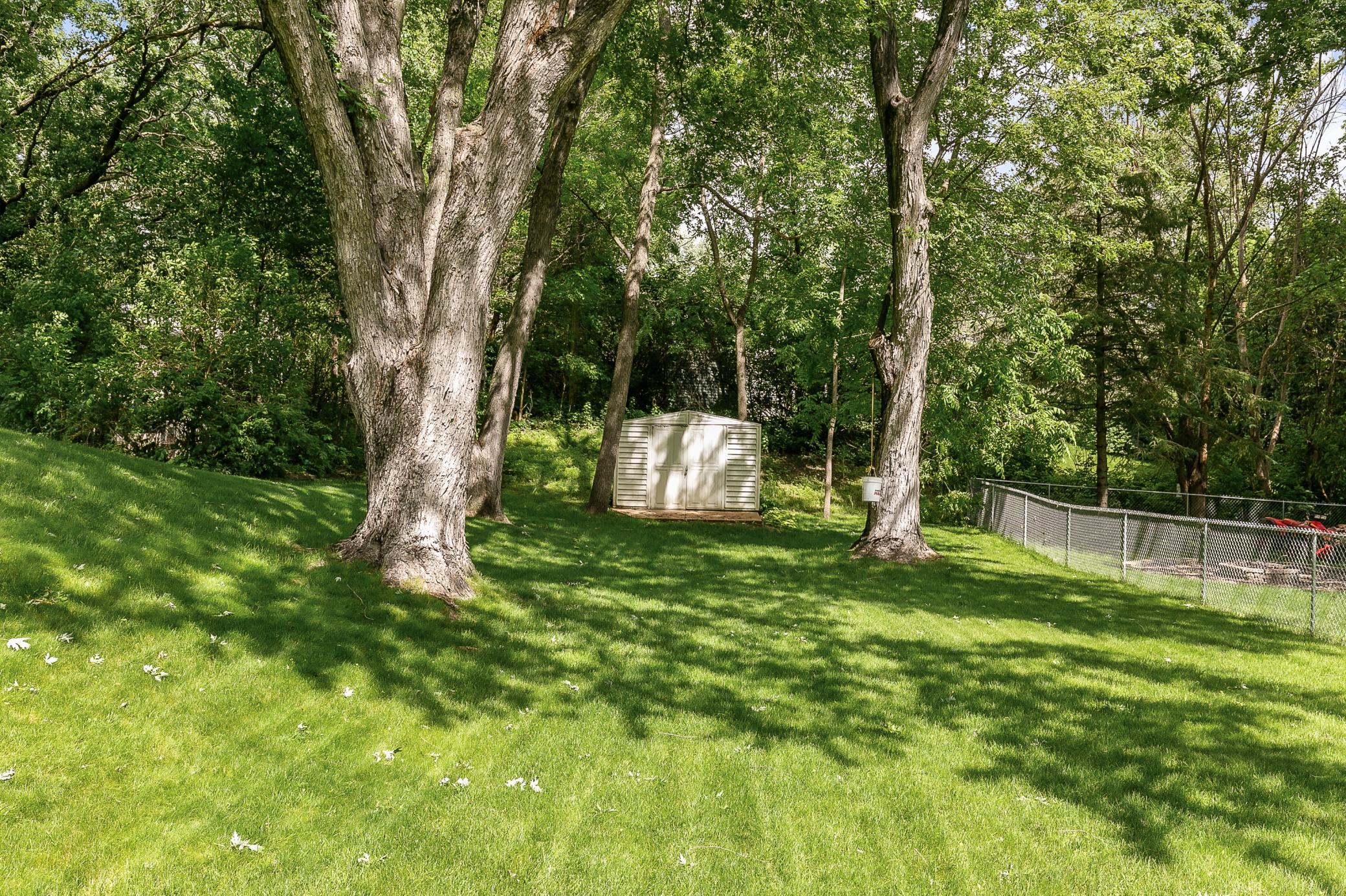 320 Summit Avenue S