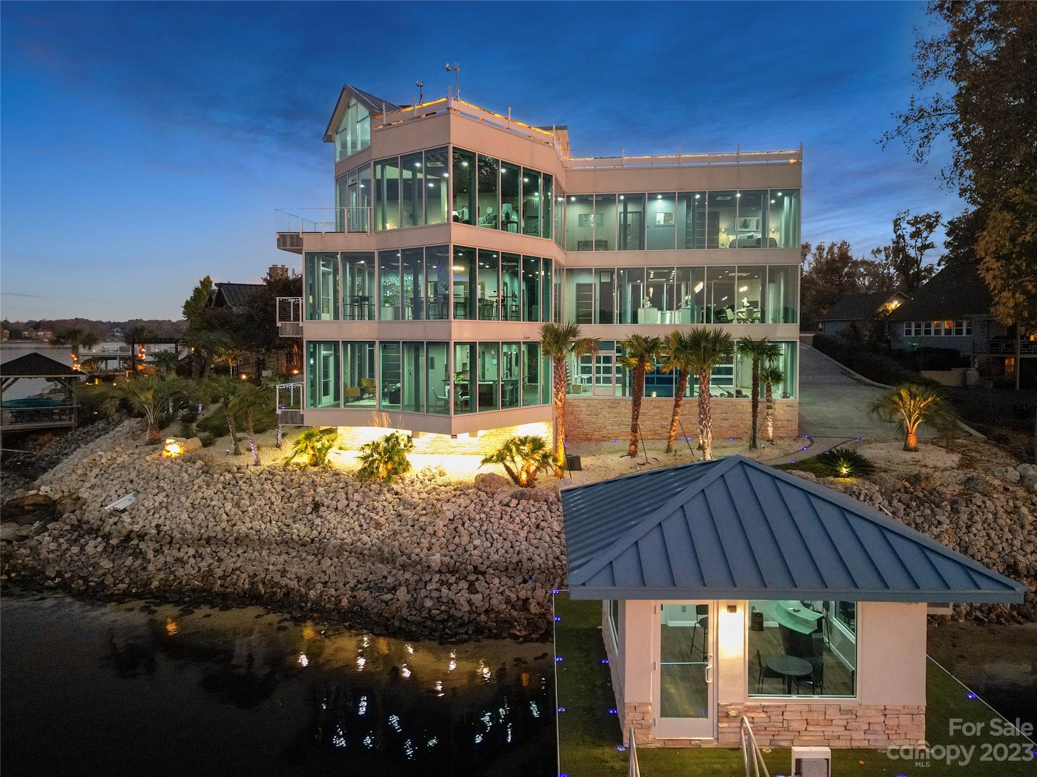 8776 Harbor Circle