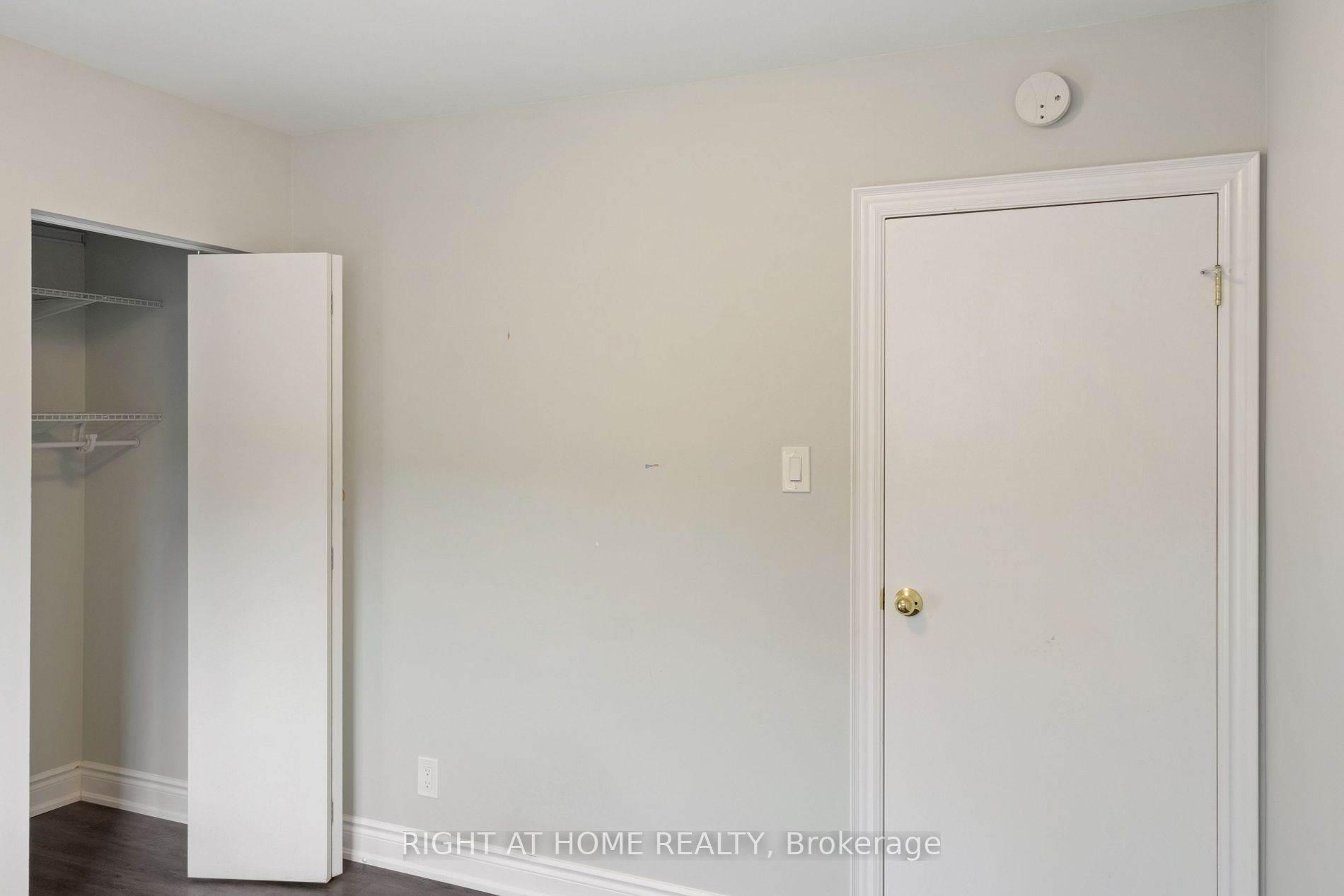 65 Regatta Cres #main