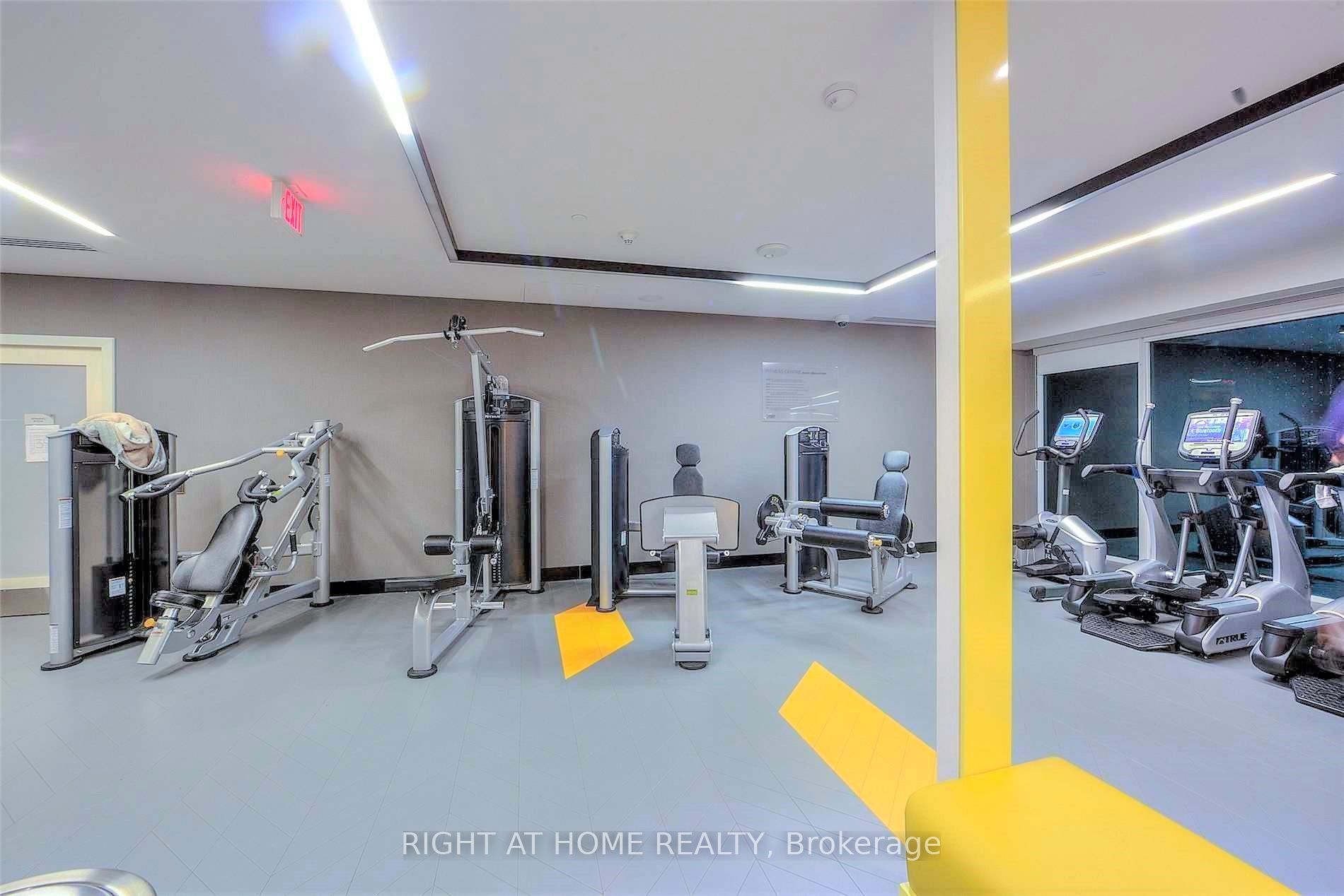 30 Roehampton Ave 1503