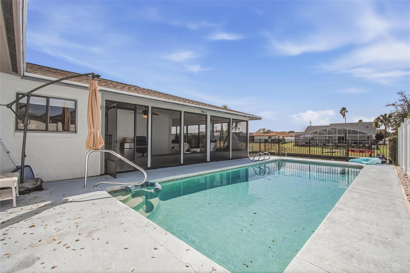 4 Coral Reef Court S
