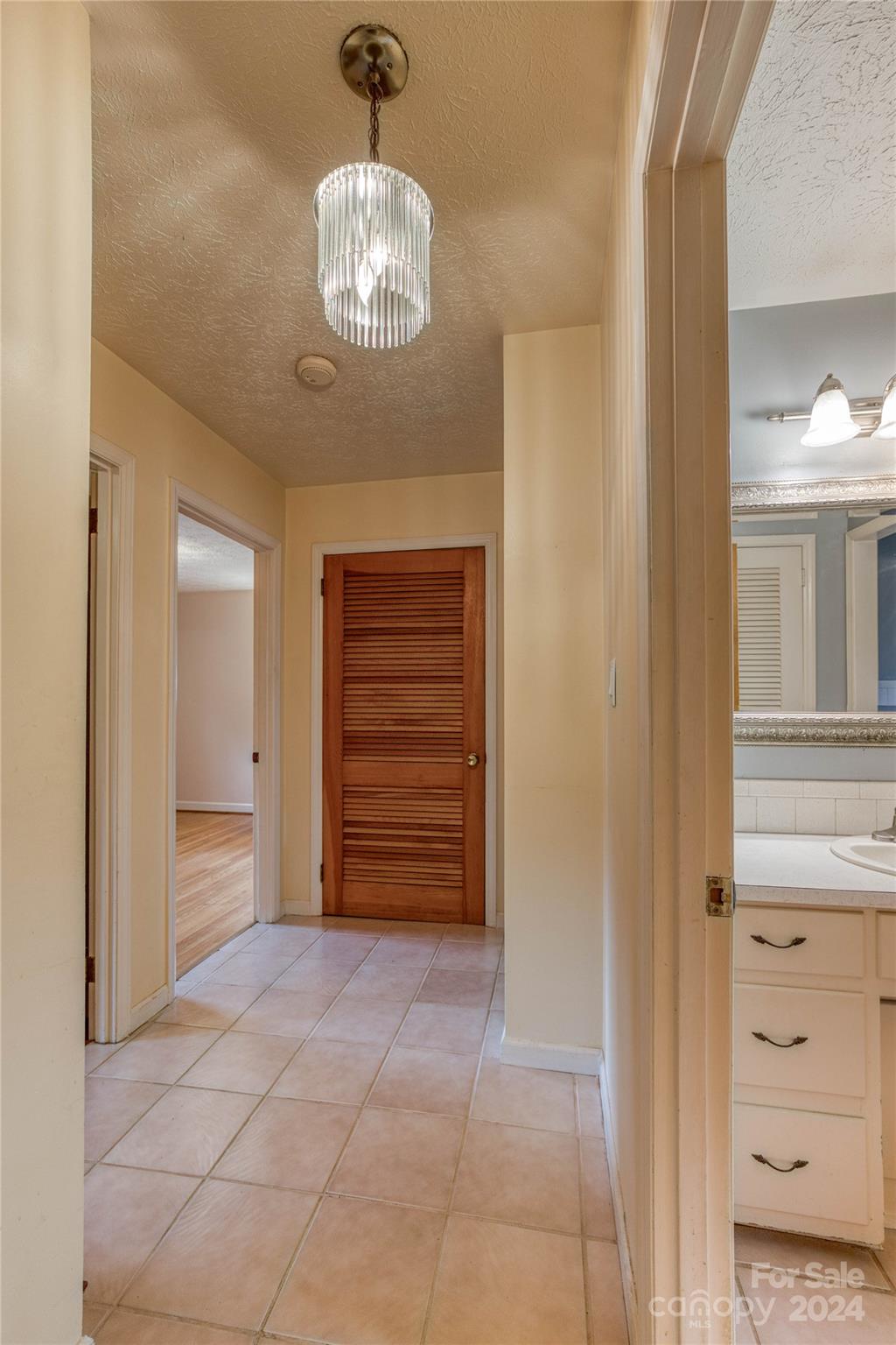 2559 Sweetbriar Circle