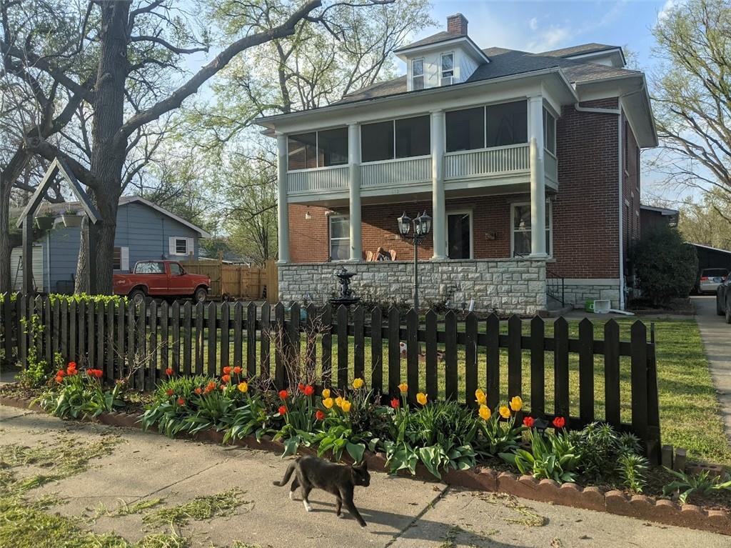 612 W Cherry Street