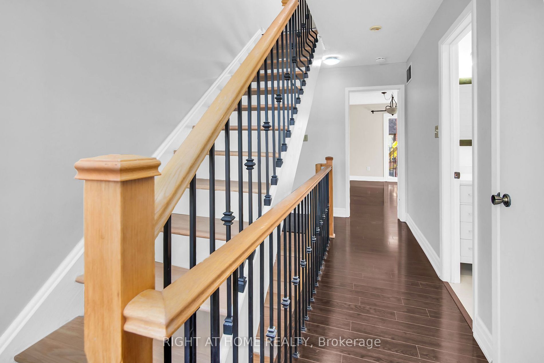 2716 E St Clair Ave 13