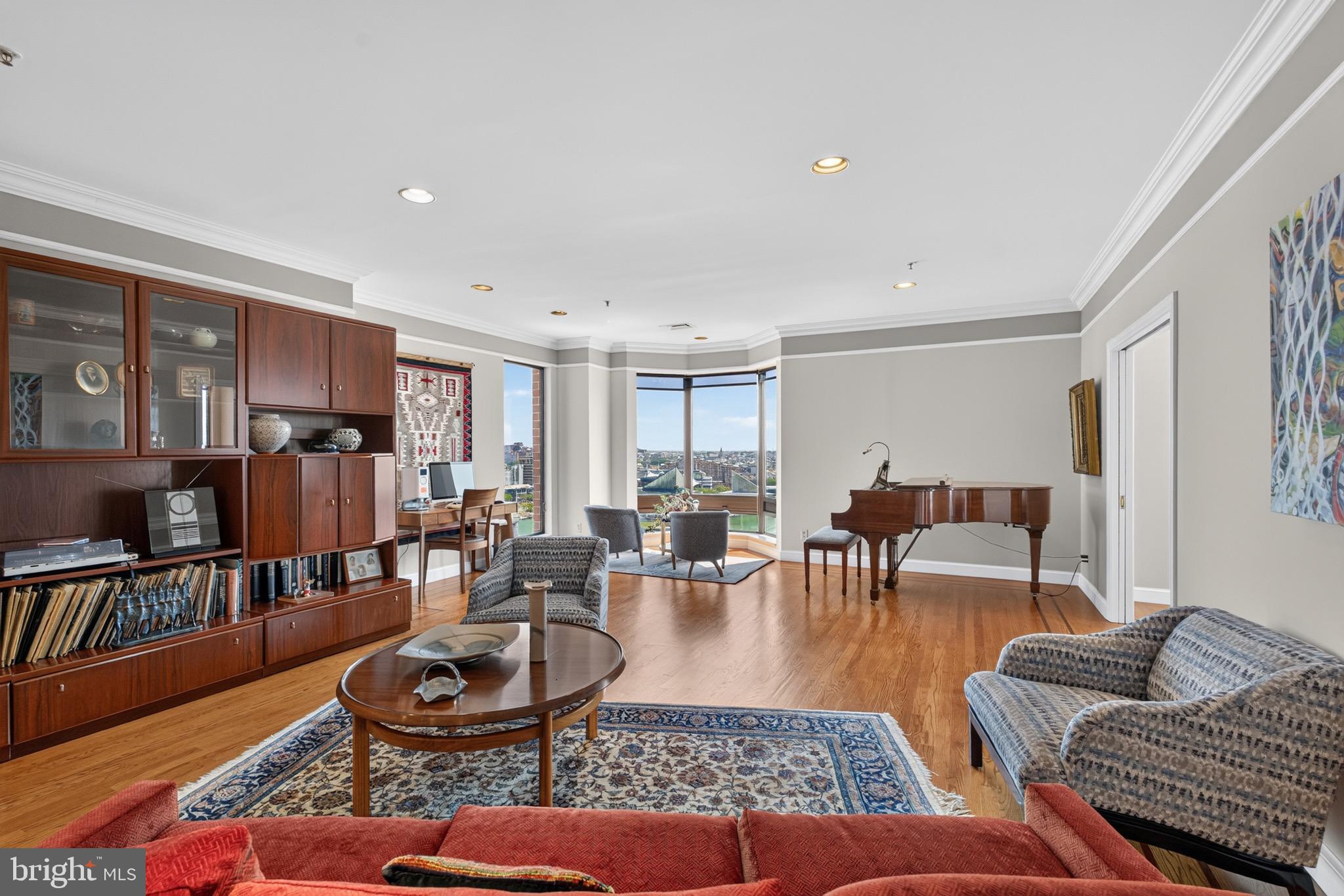 Listed and sold simultaneously.