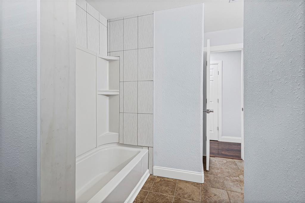 3350 Kingsbury Avenue