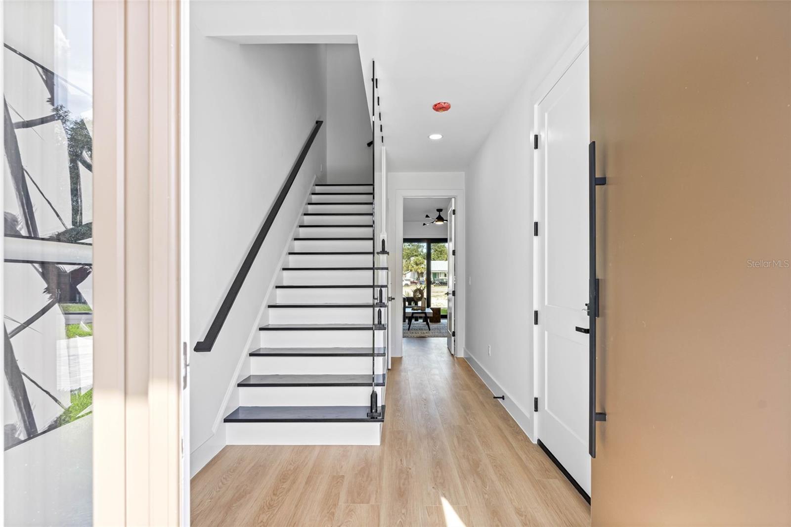 101 W Warren Avenue 2