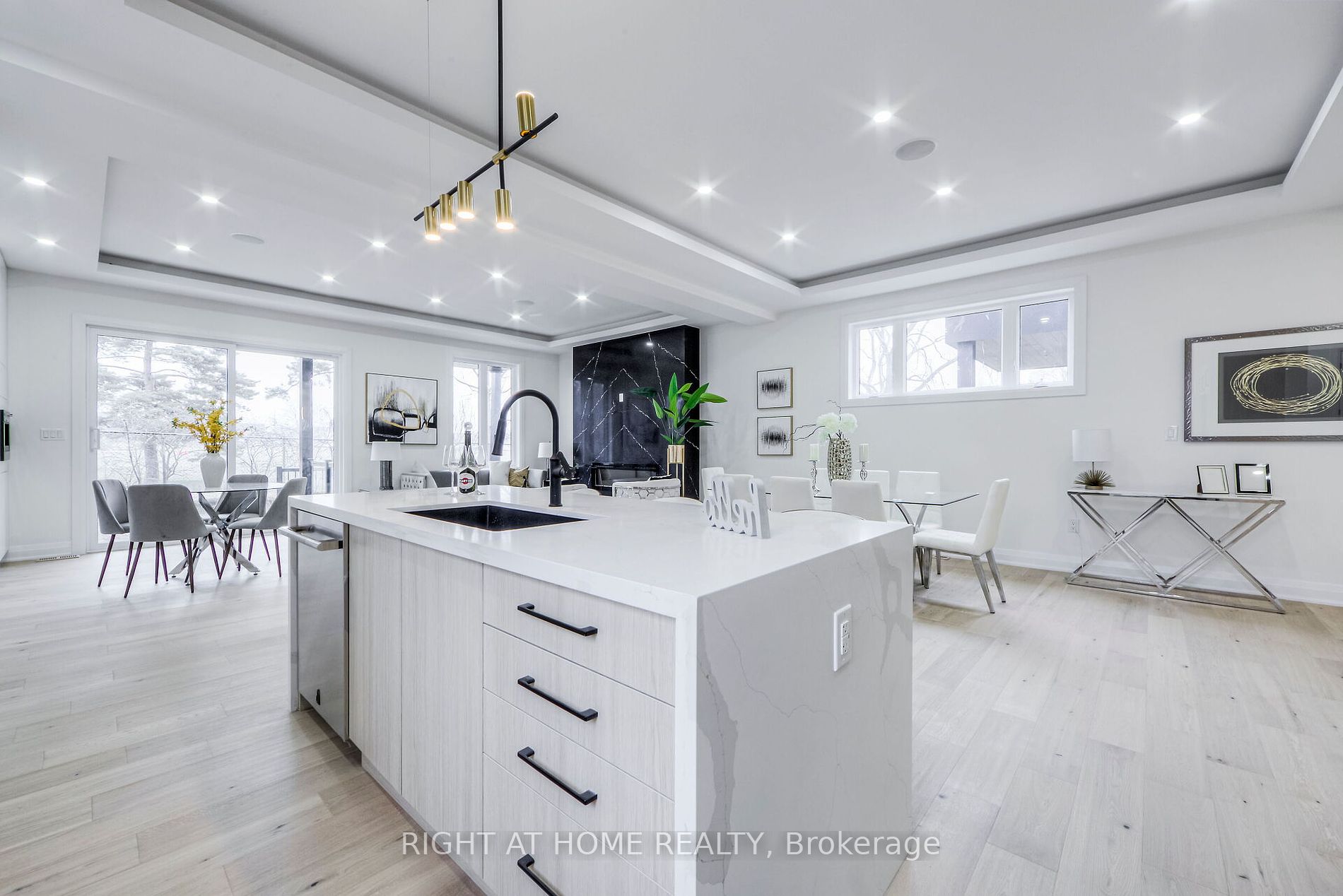 768 Montbeck Cres