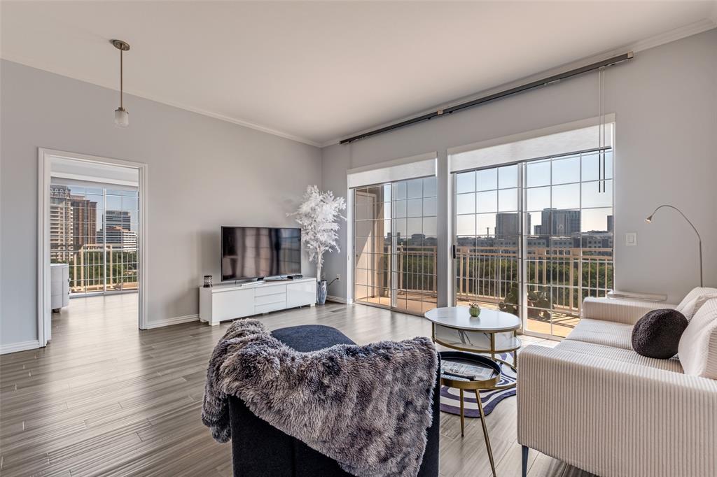 3225 Turtle Creek Boulevard 1104