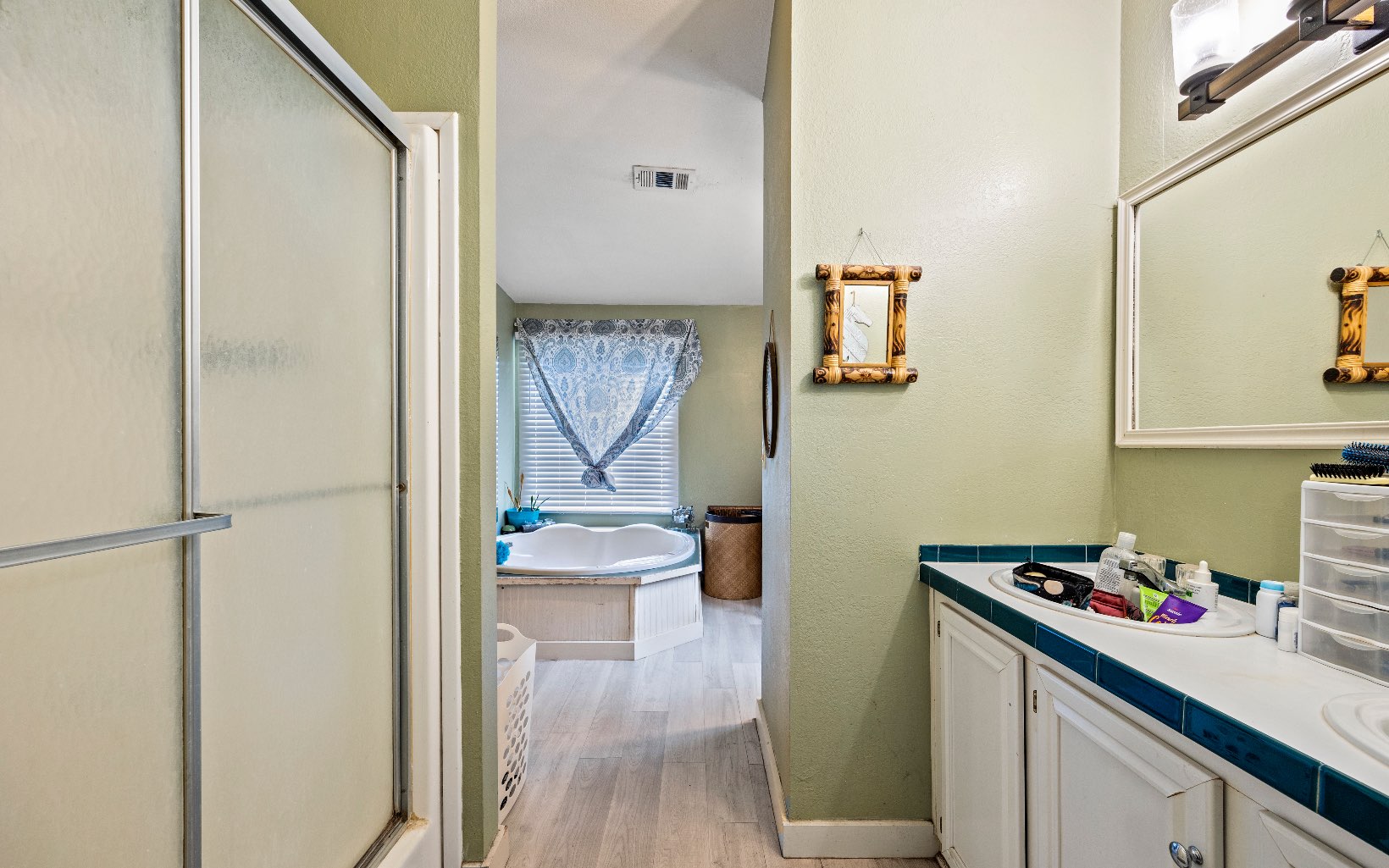 605 NE Governor Ave.