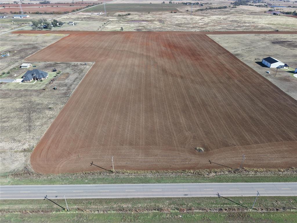 10 acres ready for the custom home you have been dreaming of! Bring your own builder! Shops allowed! Paved roads, Deer Creek Schools, and beautiful homes surrounding it! This tract is already tied into Deer Creek water!