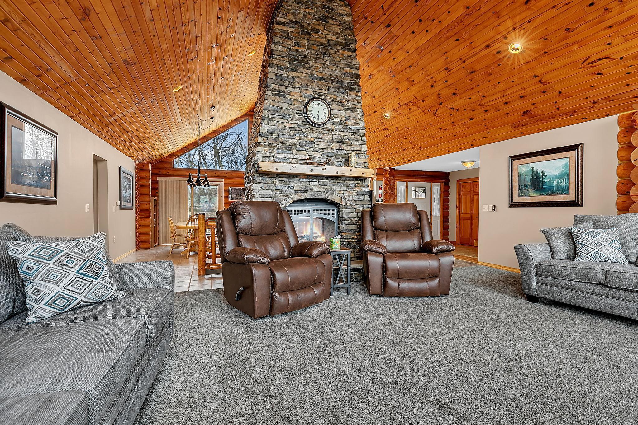 20368 Edgehill Circle