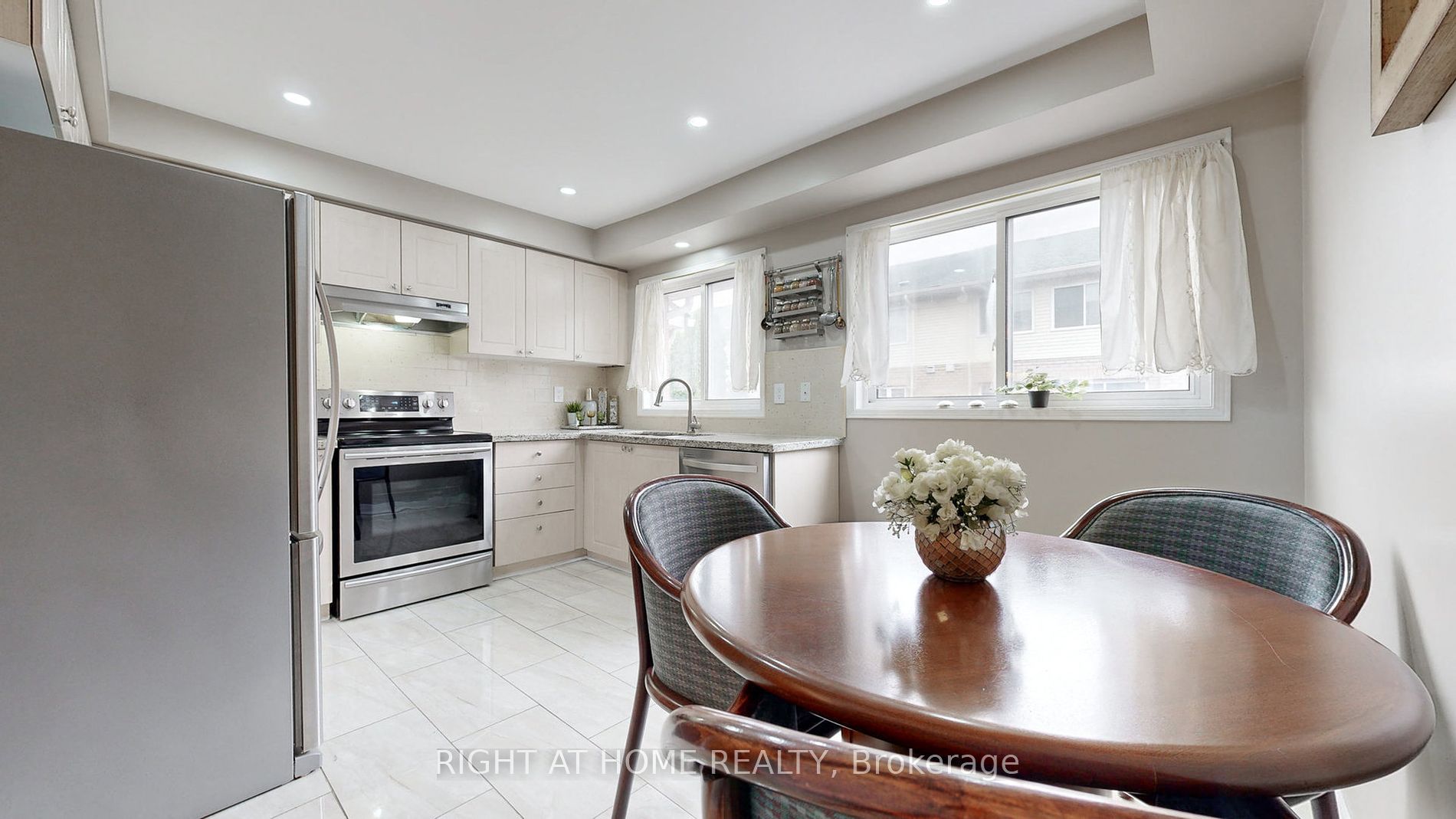 34 Rumi Cres
