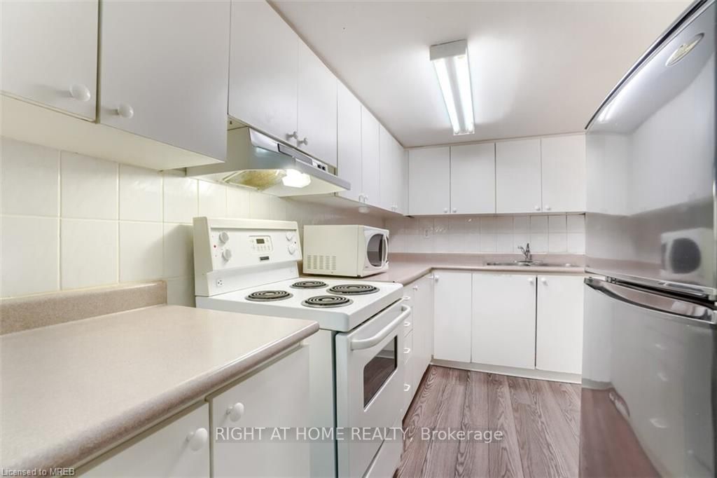 3020 Hawktail Cres