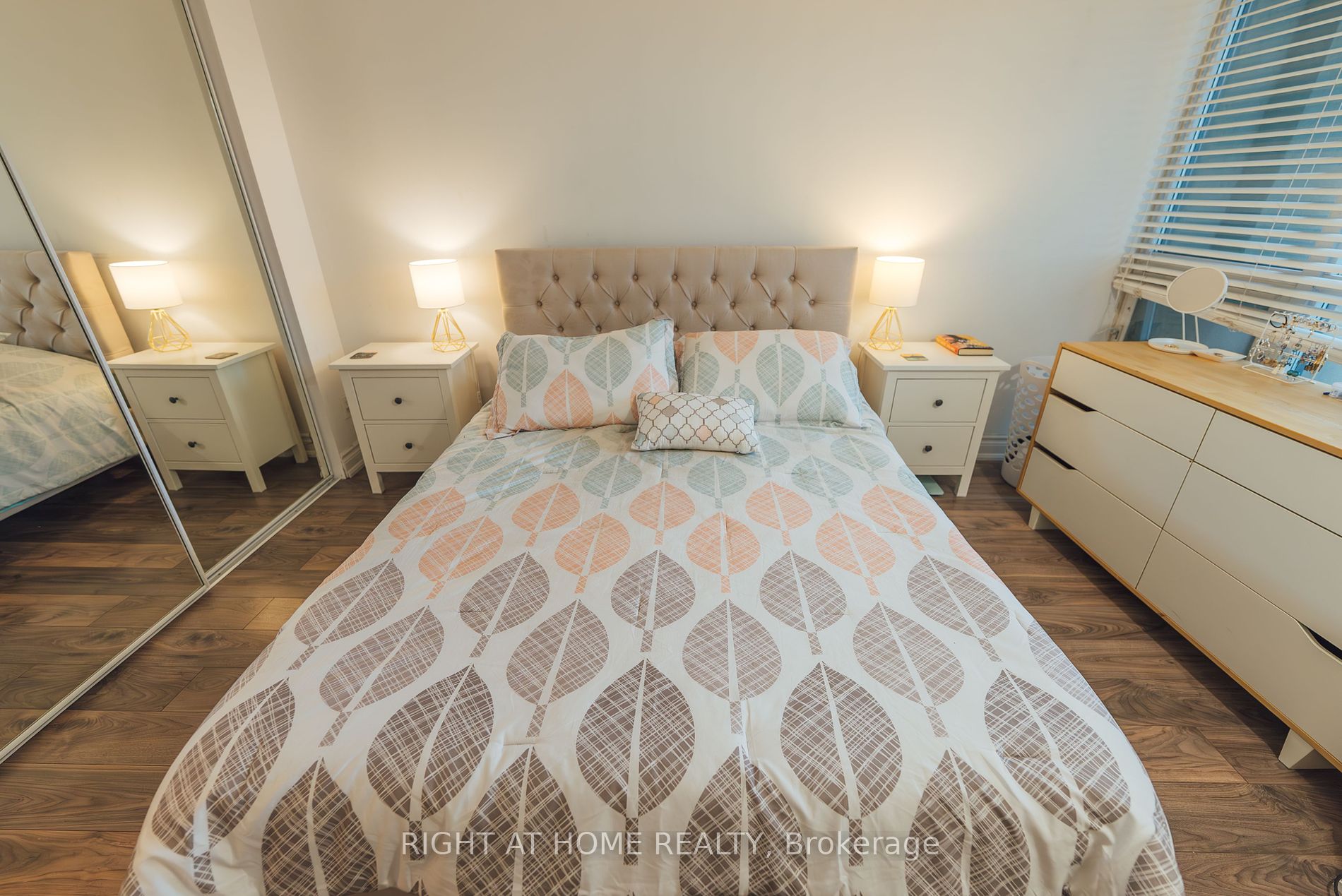 219 Fort York Blvd 1001