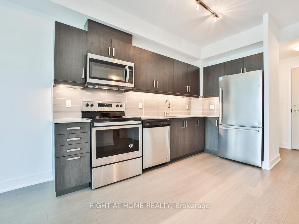 1486 Bathurst St 705