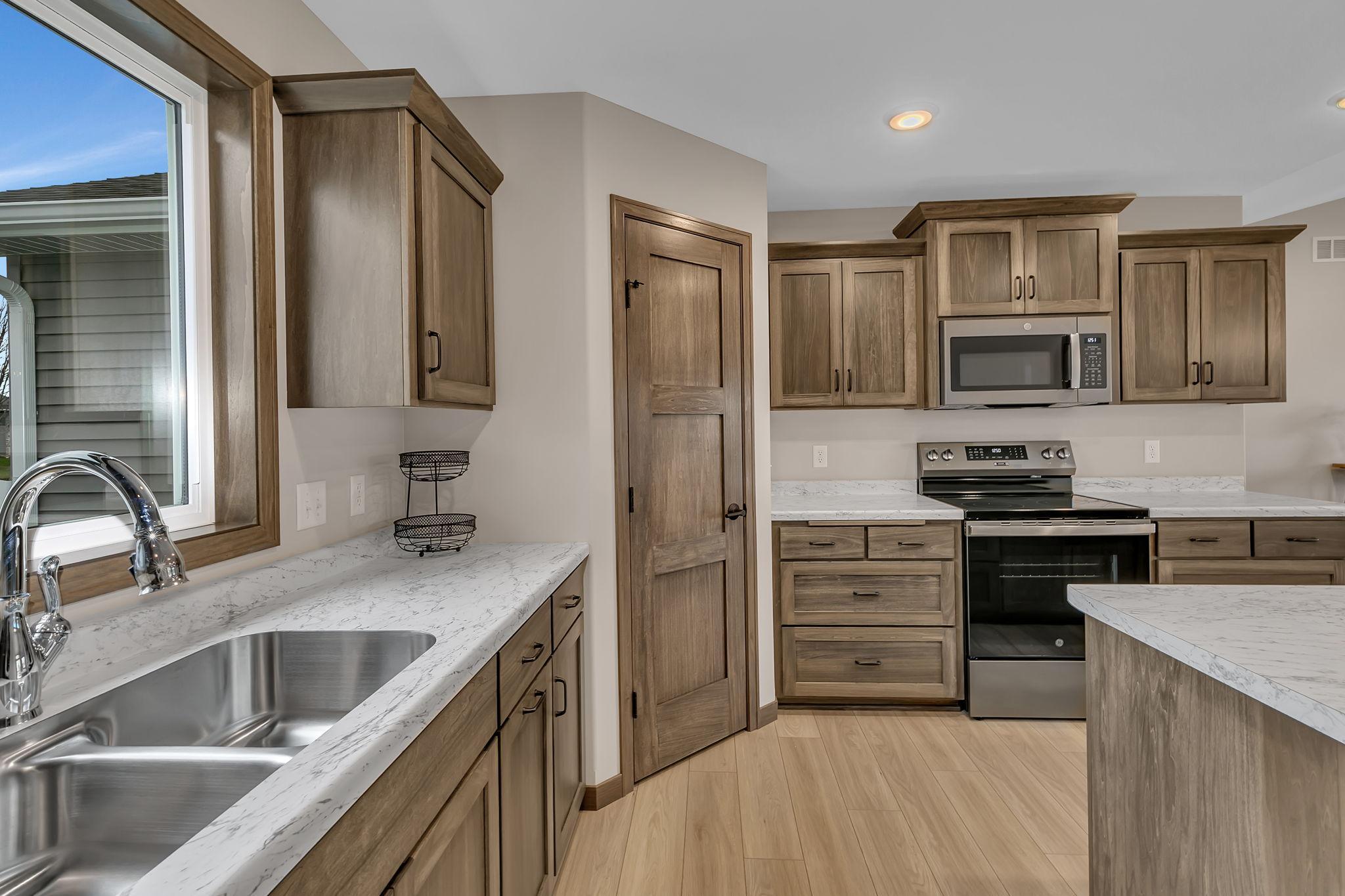 1701 Knottingham Drive