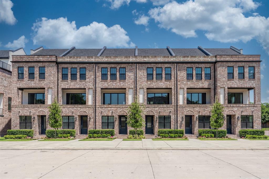 FIRST 6 MOVE-IN READY UNITS NOW AVAILABLE! Be the first to purchase a home in this community and qualify for 3% flex cash toward closing costs, upgrades or a rate buydown. Introducing The Brownstones at East Quarter, a new gated luxury condominium community by InTown Homes, located in Dallas’s reimagined East Quarter. This limited collection will include 38 four-story, townhome-style residences designed for modern urban living. The initial release offers 3-bedroom, 3.5-bath homes ranging from 2,150 to 2,454 sq ft, with future plans for larger layouts featuring additional bedrooms and game rooms. Interiors include engineered hardwood floors, DalTile selections, and refined finishes throughout. Kitchens showcase stacked cabinetry, quartz countertops, designer backsplashes, and Fisher & Paykel appliances. Main living areas feature 12-foot ceilings, crown molding, and 10-foot sliding doors opening to private balconies. Primary suites include spa-style baths with soaking tubs and separate showers, while all guest rooms have en suite baths. Each home includes a private rooftop deck, a perfect space for entertaining or relaxing. Located minutes from I-30, US-75, I-45, and I-345, the community offers convenient access to Downtown, Deep Ellum, Uptown, and beyond.
