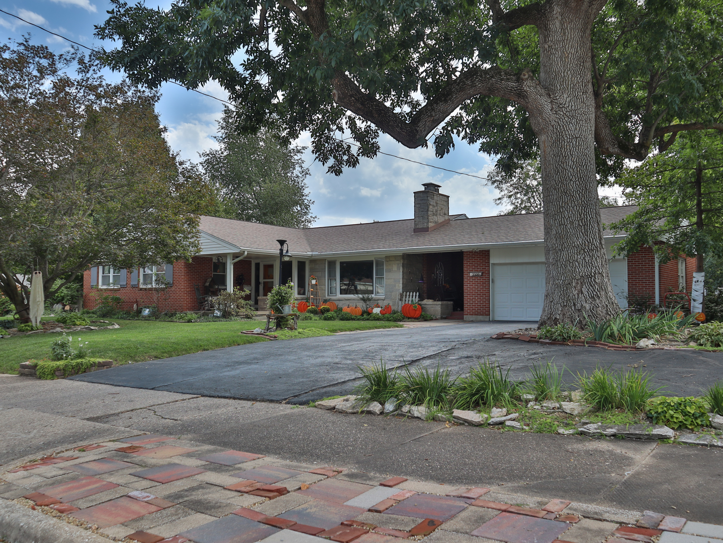 2330 Oak Street