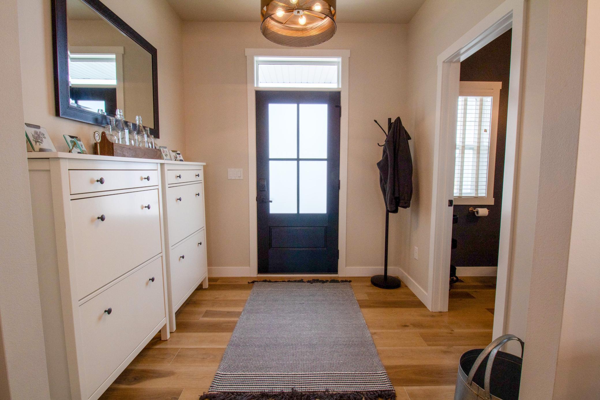 8825 Meadowlark Parkway