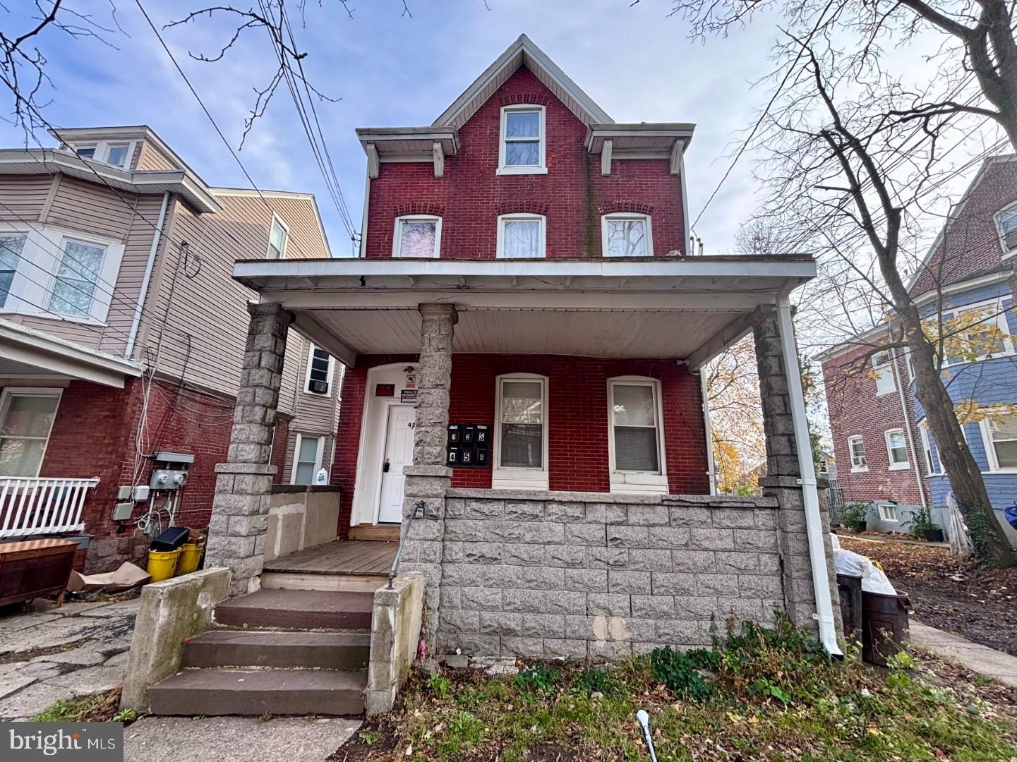 42 Maple Ave  