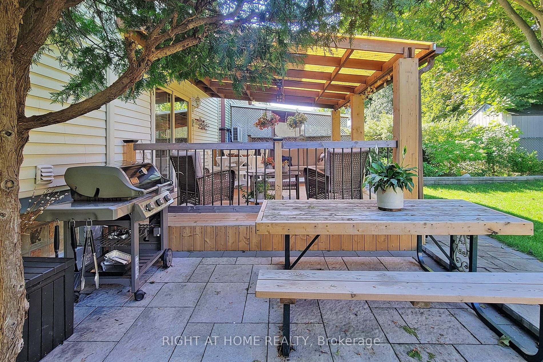 12 Plaisance Rd