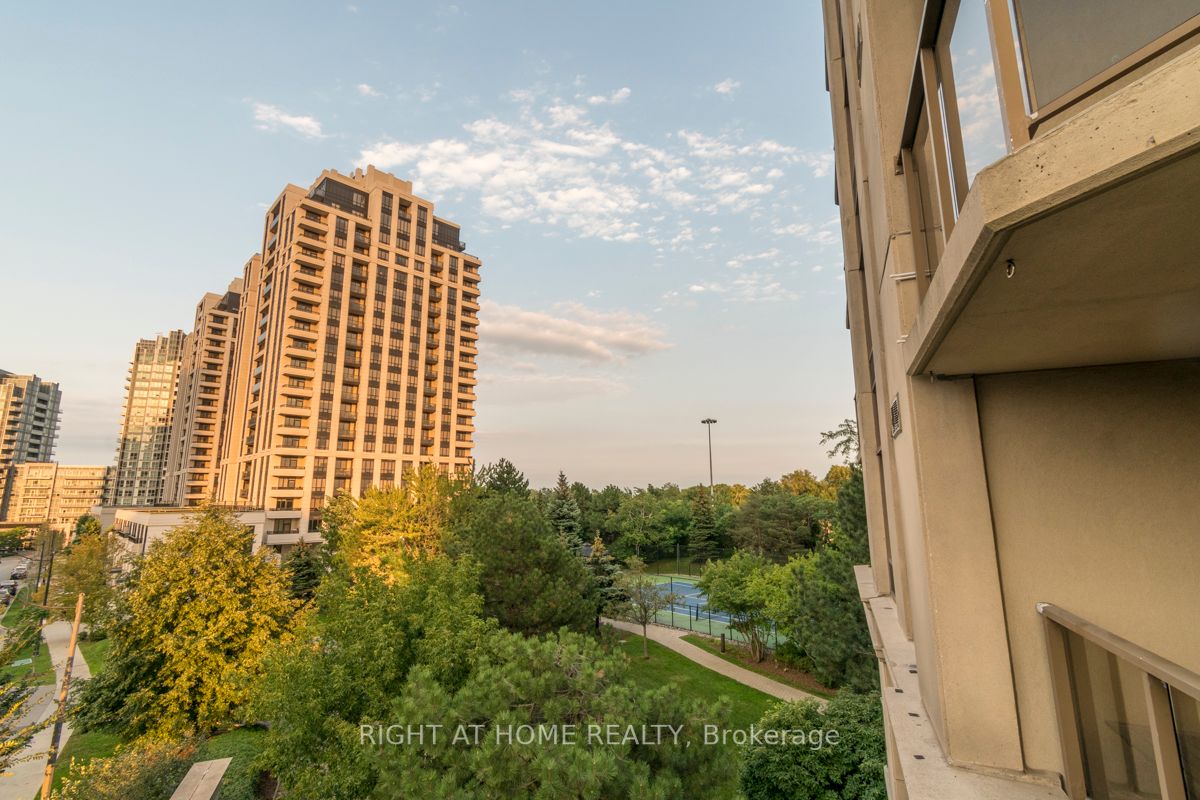 80 Harrison Garden Blvd 316