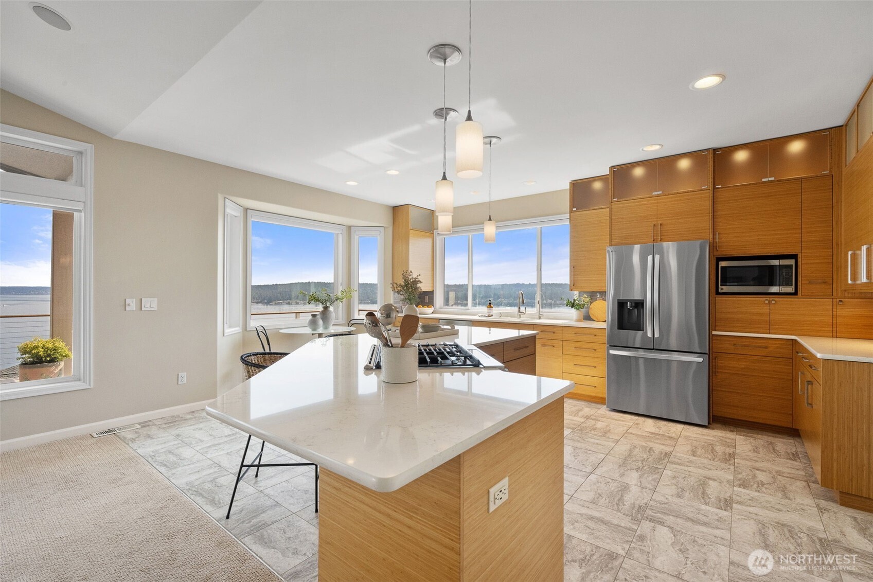 7 33rd Avenue NW