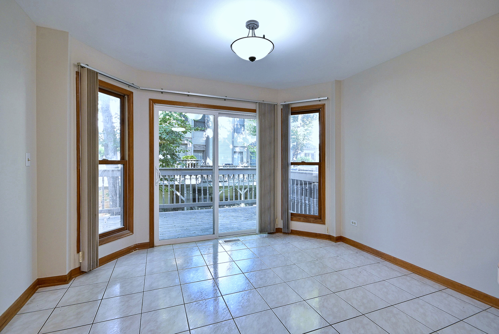 148 Schiller Square