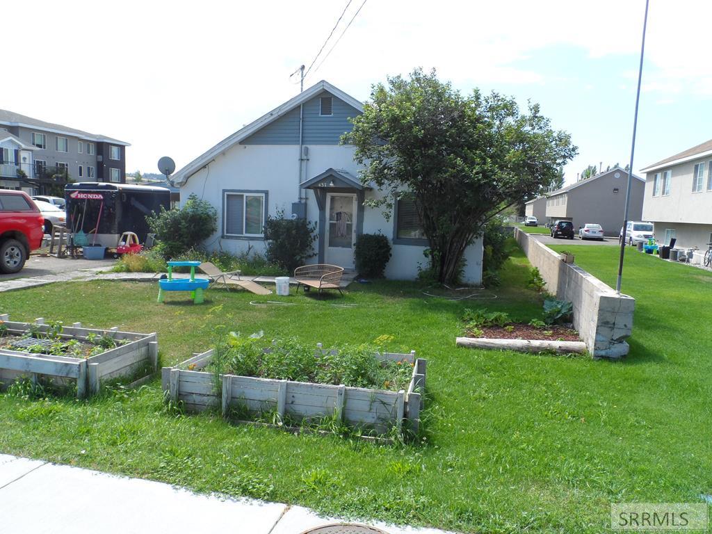 437 W 6th S