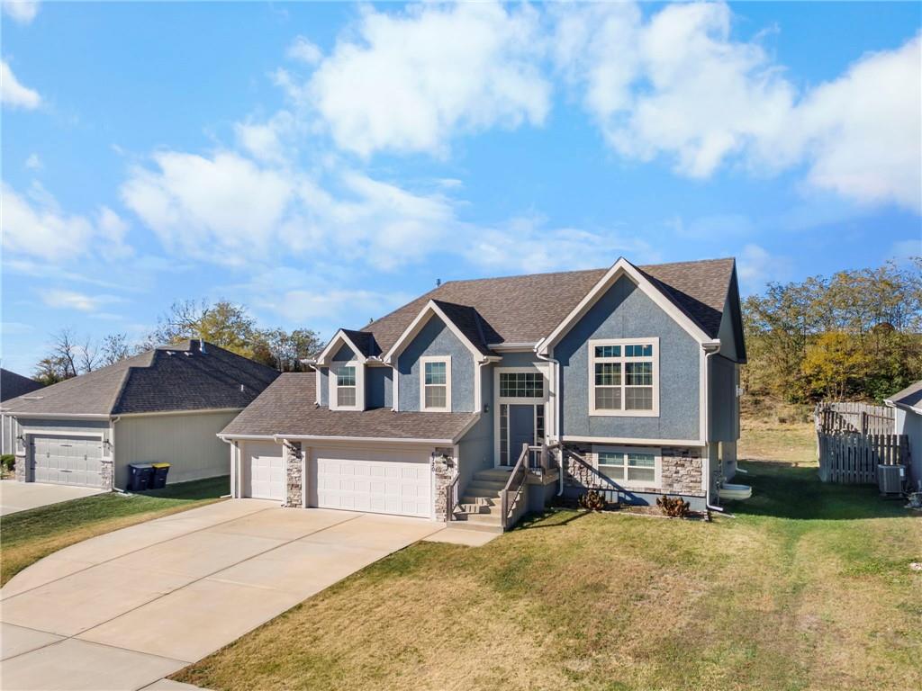 6720 N Cypress Avenue