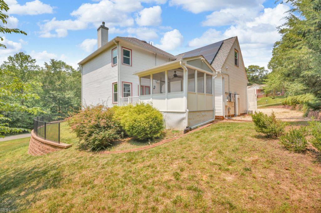 105 Londonderry Lane