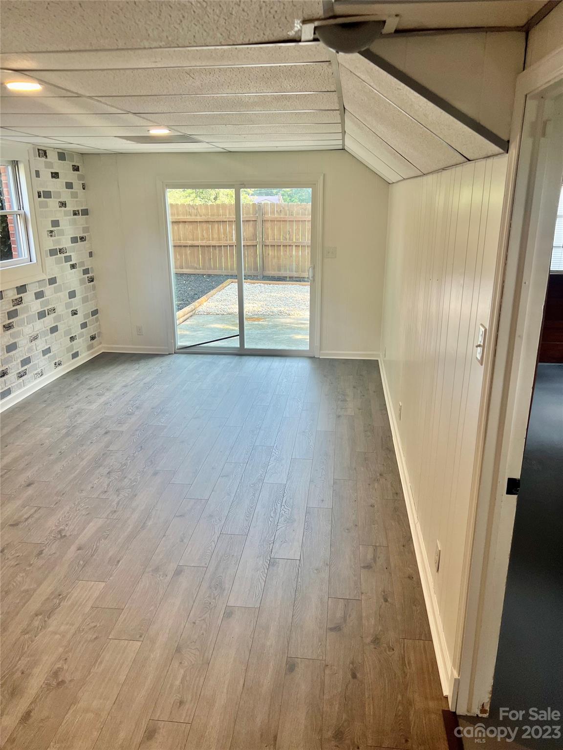 3505 Deal Mill Road