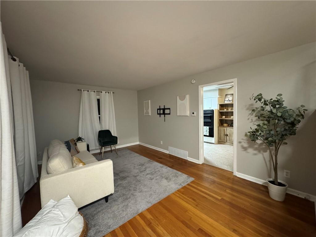 824 SW Pleasant Drive