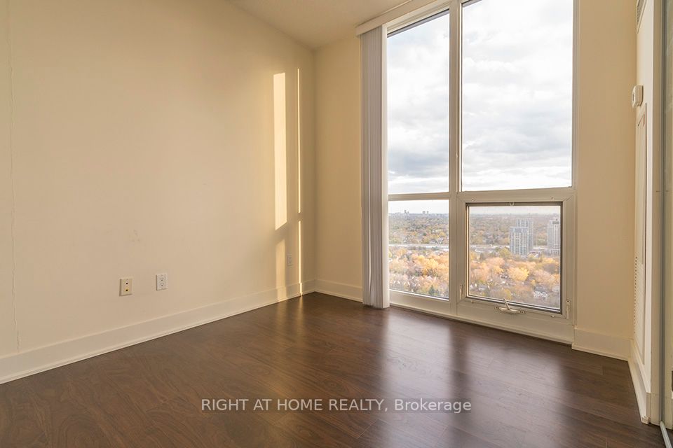 88 E Sheppard Ave 3204