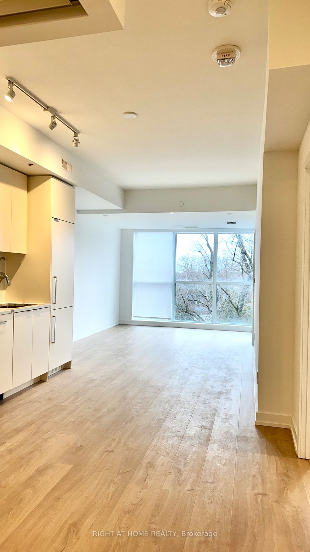 181 E Sheppard Ave 419