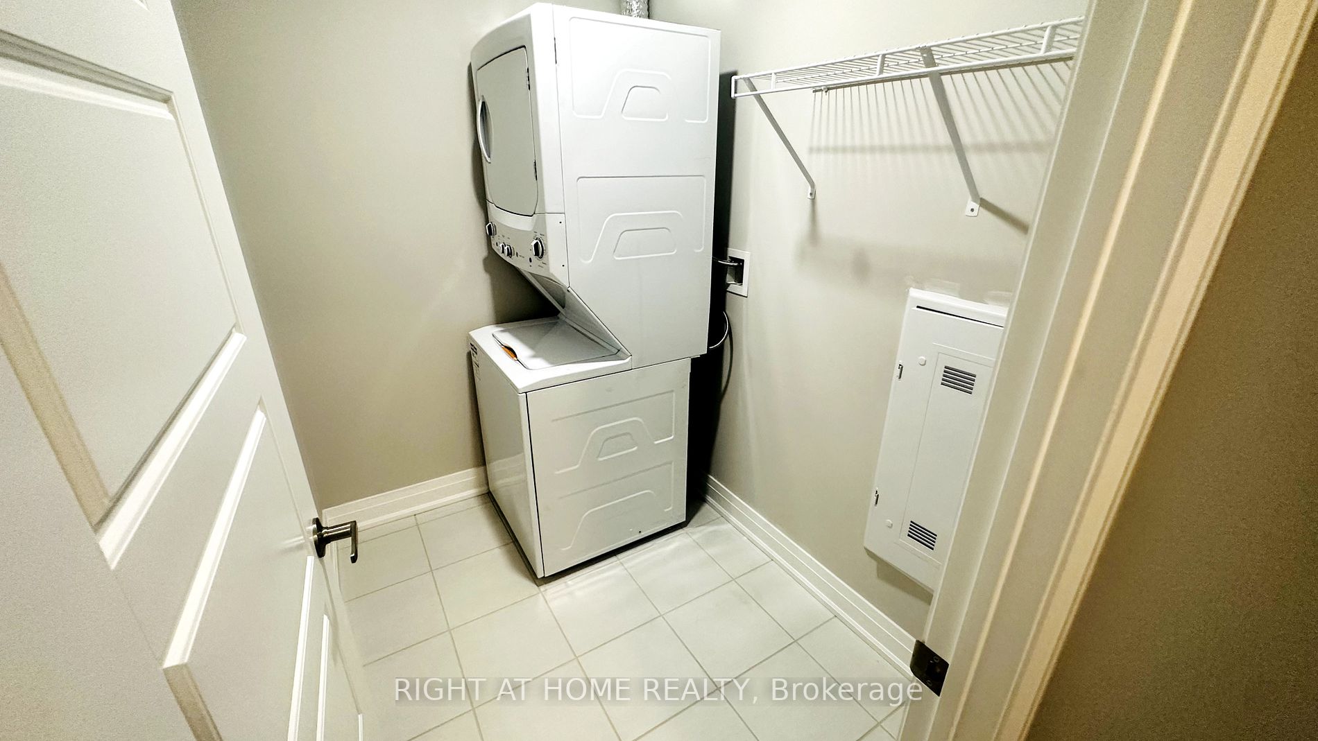 3265 W Carding Mill Tr
